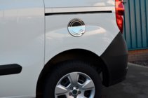 Opel Combo 2012-2018 Cubierta cromada para tapa de combustible (acero inoxidable) foto 3