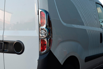 Opel Combo 2012-2018 Molduras para pilotos traseros (2012-2015, 2 uds, plastico) foto 1