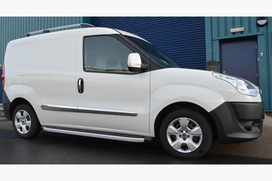 Opel Combo 2012-2018 Molduras de Puerta Acero Inoxidable (4 uds) OmsaLine - Acero Inoxidable Italiano Image