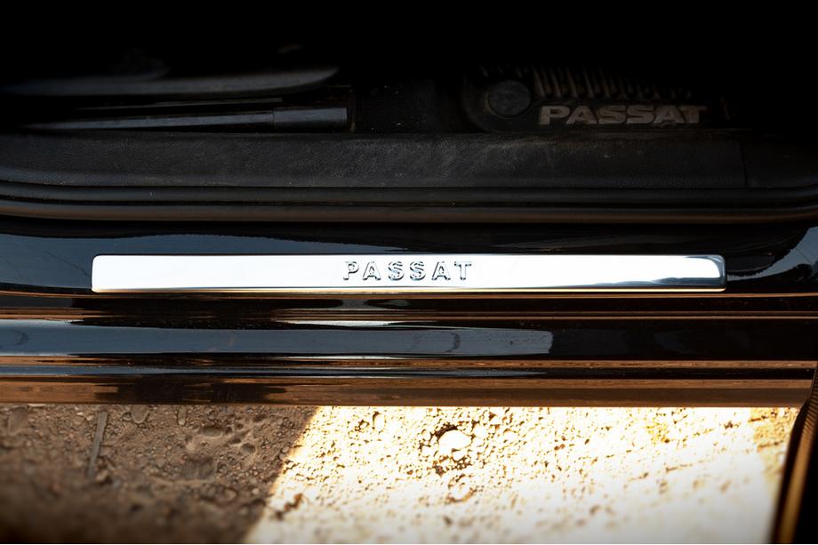 Volkswagen Passat B7 2012-2015 Protecciones de umbral OmsaLine tipo 1 (4 uds, acero inoxidable) Foto 2