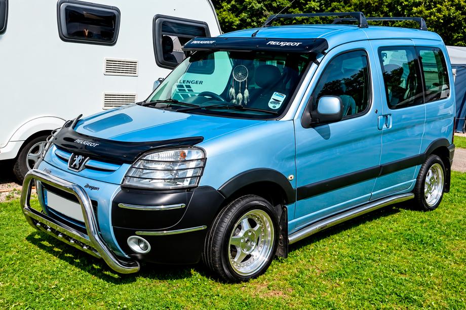 Peugeot Partner 1996-2008 Defensa Delantera WT004 Acero Inoxidable Image