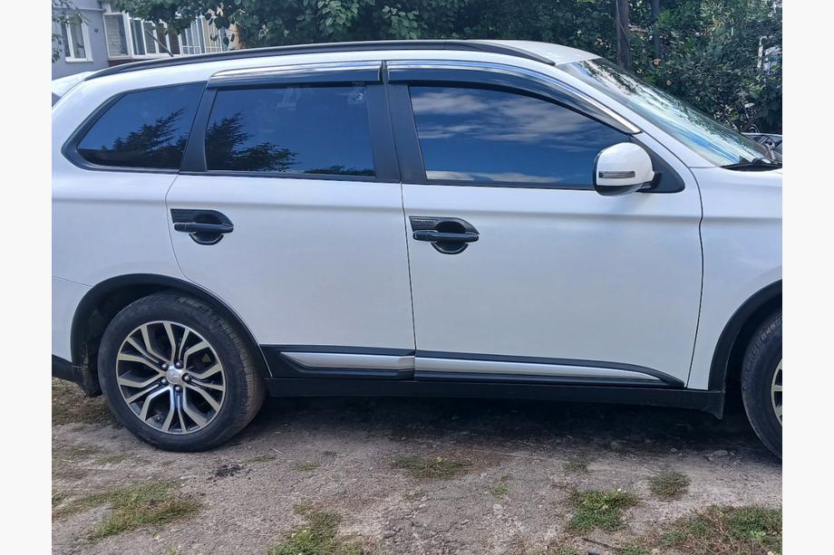 Mitsubishi Outlander 2012-2021 Barras de techo (2 uds) Gris Image