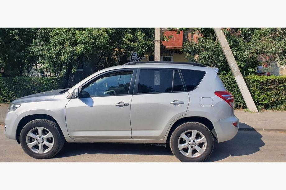 Toyota Rav 4 2006-2013 Barras de techo Skyport (negras) Batalla Corta Foto 3
