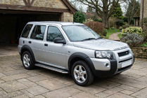 Land Rover Freelander I 1997-2006 Estribos Laterales Maydos V2 (2 uds., Aluminio y Acero Inoxidable) foto 1