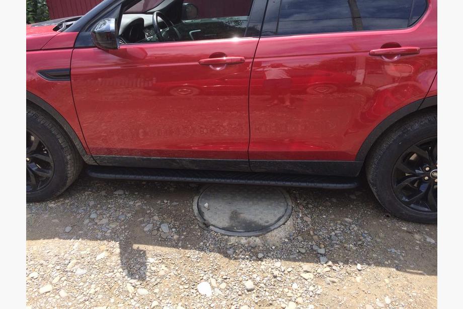 Land Rover Discovery Sport 2014- Estribos Laterales Bosphore Black (2 uds., Aluminio) Foto 2