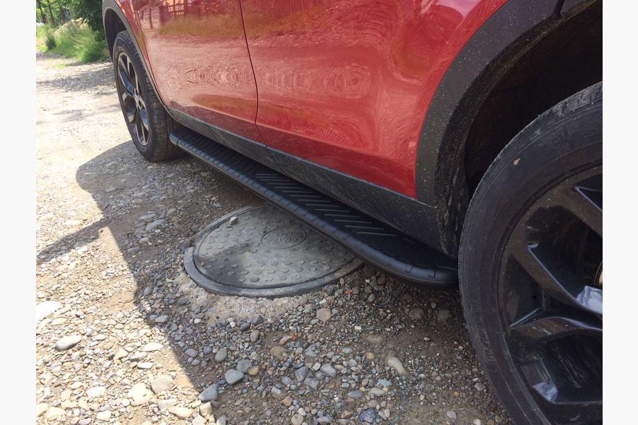 Land Rover Discovery Sport 2014- Estribos Laterales Bosphore Black (2 uds., Aluminio) Foto 4
