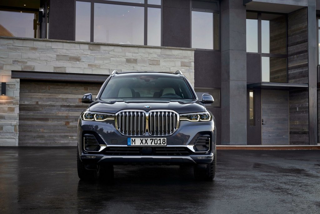El buque insignia de crossover de BMW X7