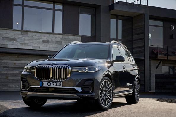 El buque insignia de crossover de BMW X7