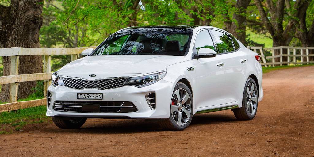 Reseña de cargado, un sedán KIA Optima GT