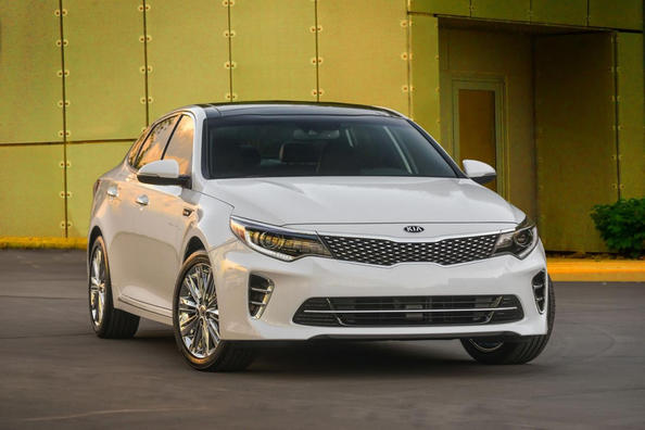 Reseña de cargado, un sedán KIA Optima GT