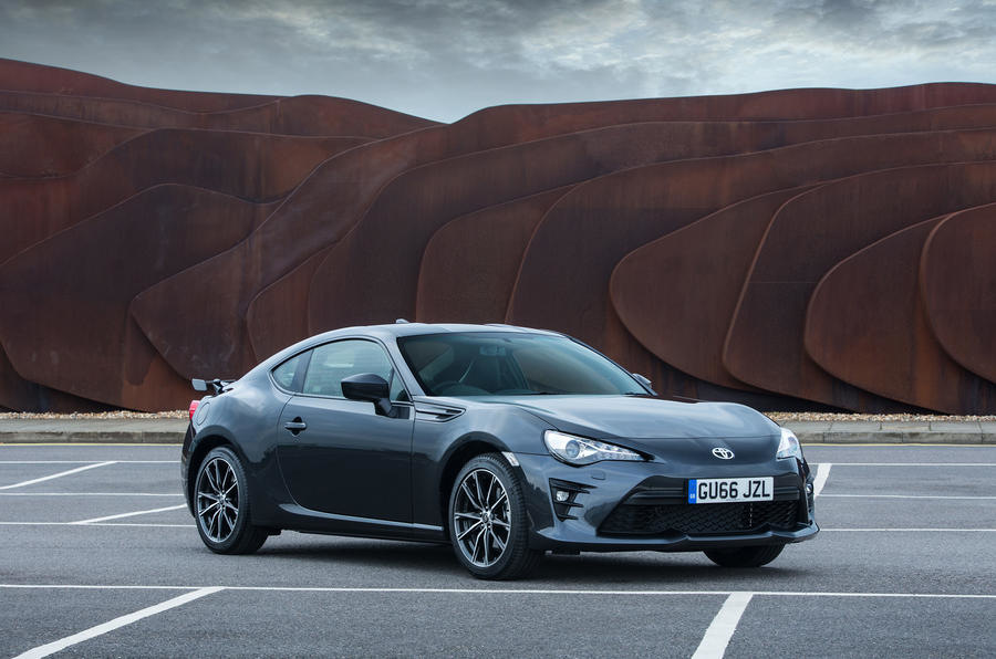 El examen actualizado de la coupé de Toyota GT86