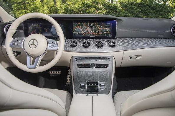 La nueva generación del cupé de cuatro puertas Mercedes-Benz CLS-Class Foto 7