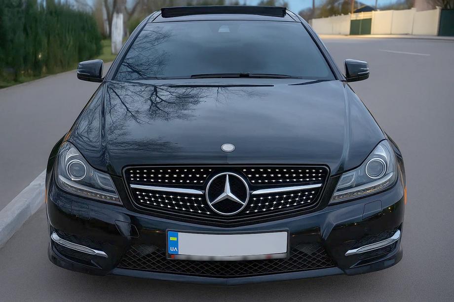 Mercedes C-class W204 2007-2015 Parrilla Delantera Diamond Black Image
