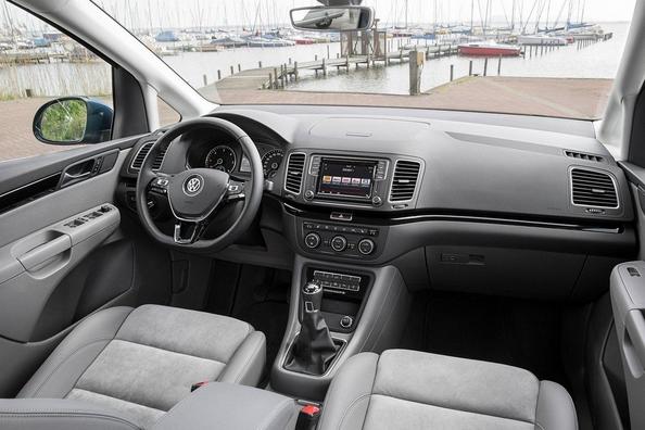Actualizado furgoneta Volkswagen Sharan de segunda generación Foto 5