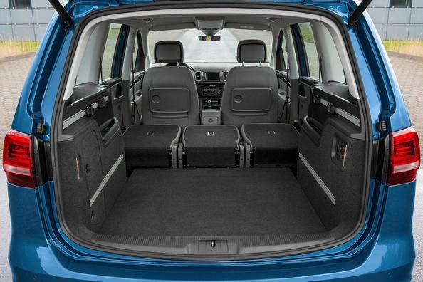 Actualizado furgoneta Volkswagen Sharan de segunda generación Foto 8
