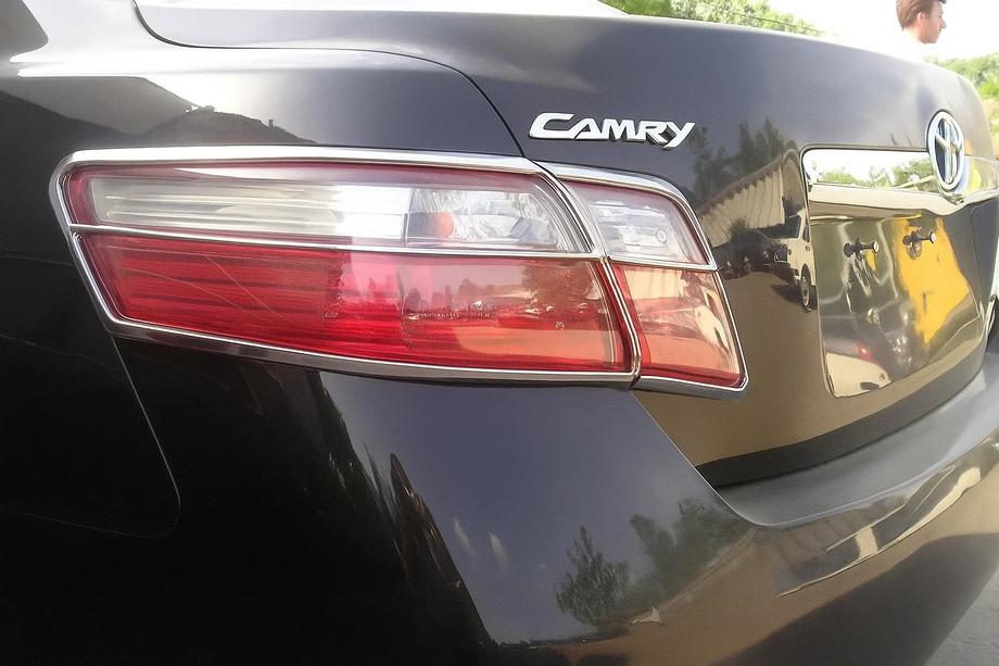Toyota Camry 2006-2011 Cubiertas Cromadas para Luces Traseras (2 uds, plastico) Image