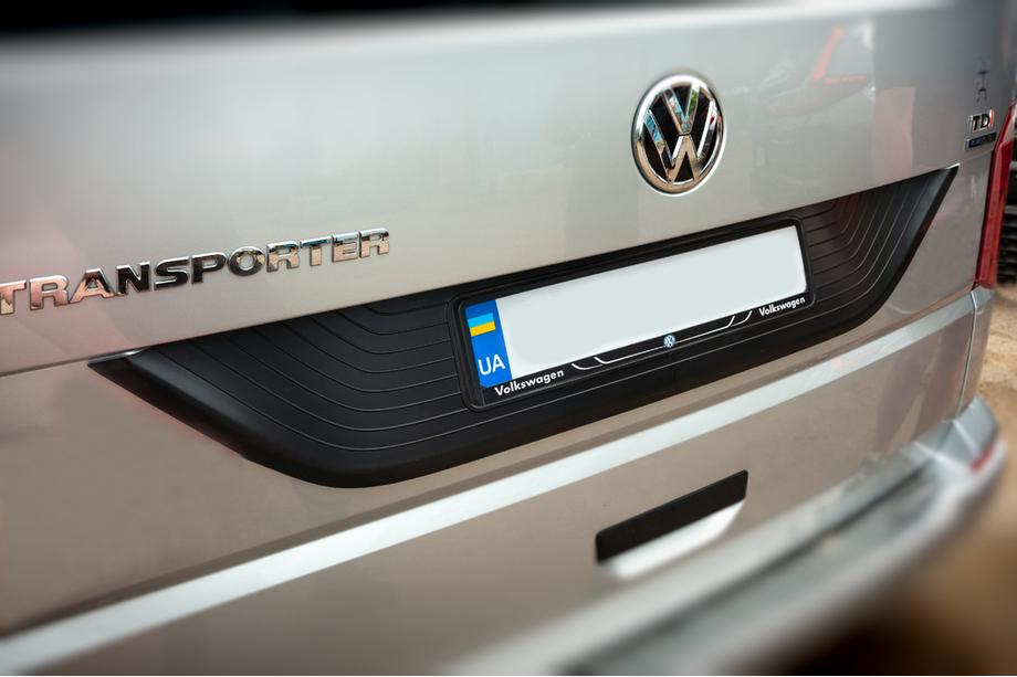 Volkswagen T6 2015-2024 Cubierta de maletero de plastico Negro Foto 1