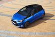 Revisión de la modificación híbrida del Toyota Yaris Hybrid hatchback foto 2