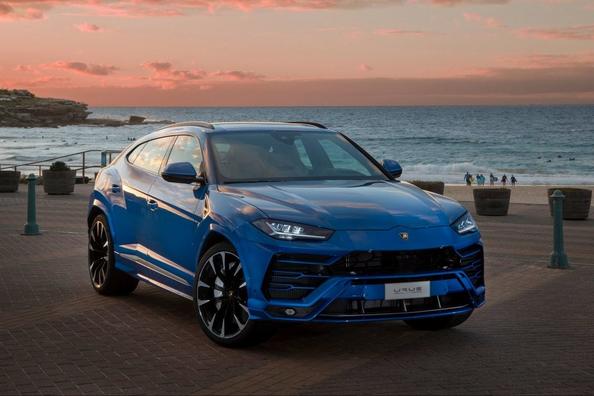 El examen de cruce Lamborghini Urus Foto 8
