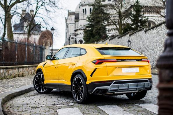 El examen de cruce Lamborghini Urus Foto 3