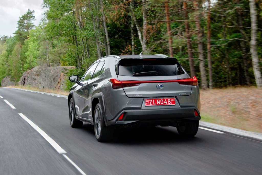 Híbrido modificación de cruce Lexus UX 250h