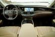 El examen de la berlina Lexus LS de la quinta generación foto 5