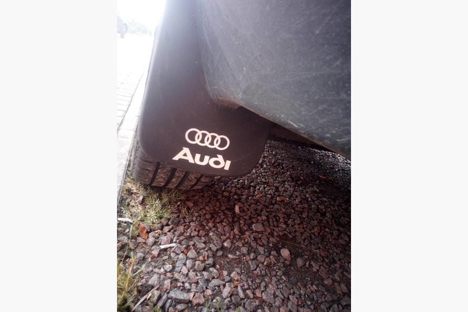 Audi 80/90 1987-1996 Guardabarros Premium (2 uds) Foto 1