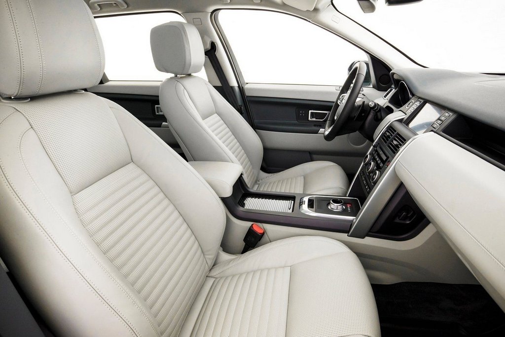 Examinar el jeep de siete plazas de cruce Land Rover Discovery Sport