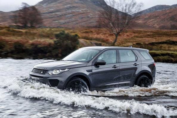 Examinar el jeep de siete plazas de cruce Land Rover Discovery Sport