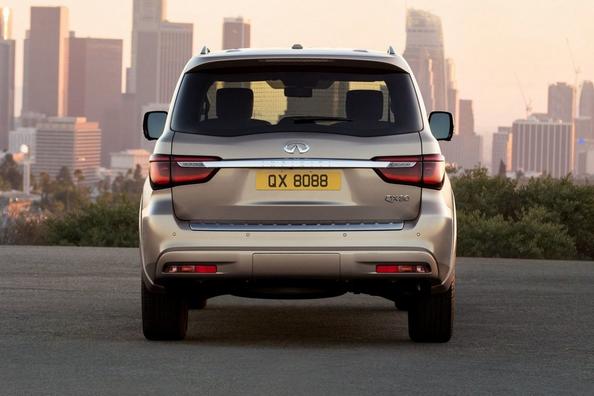Reseña de la primera suv Infiniti QX80 Foto 8
