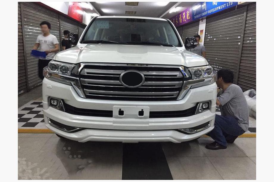 Toyota Land Cruiser 200 2007-2021 Kit de carrocería 2016↗ (Modelista V2) Blanco Foto 4