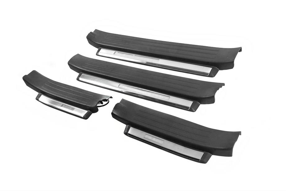 Toyota Land Cruiser Prado 150 2009-2023 Umbrales de puerta iluminados (negro) Foto 1
