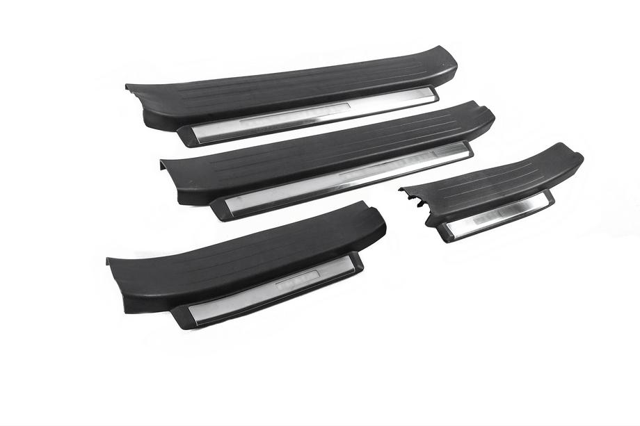 Toyota Land Cruiser Prado 150 2009-2023 Umbrales de puerta iluminados (negro) Foto 4