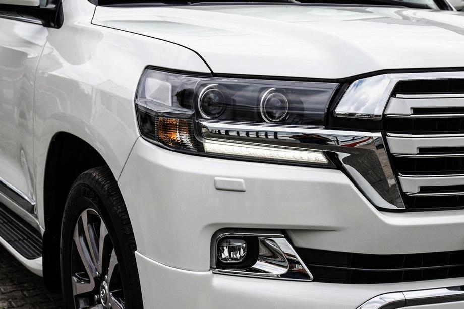 Toyota Land Cruiser 200 2007-2021 Faros Delanteros 2016+ (Executive) Image