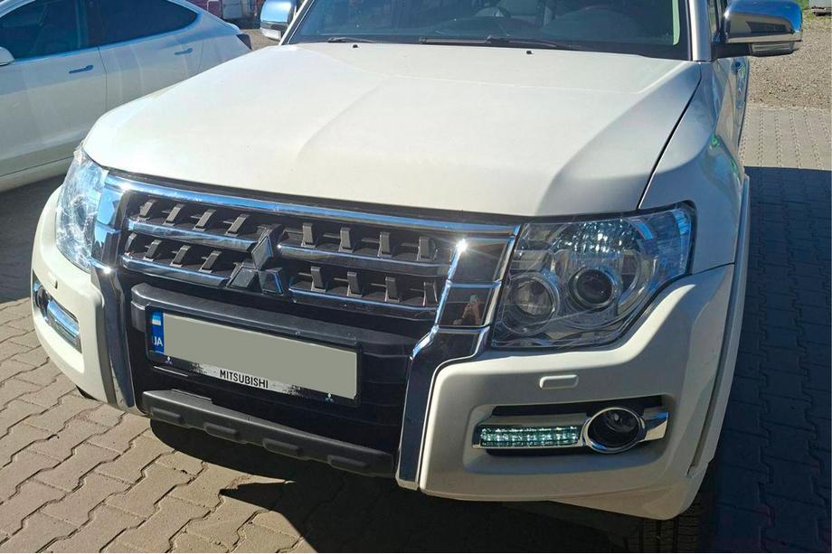 Mitsubishi Pajero Wagon IV 2006-2021 Kit Restyling (Parachoques Delantero) Foto 13