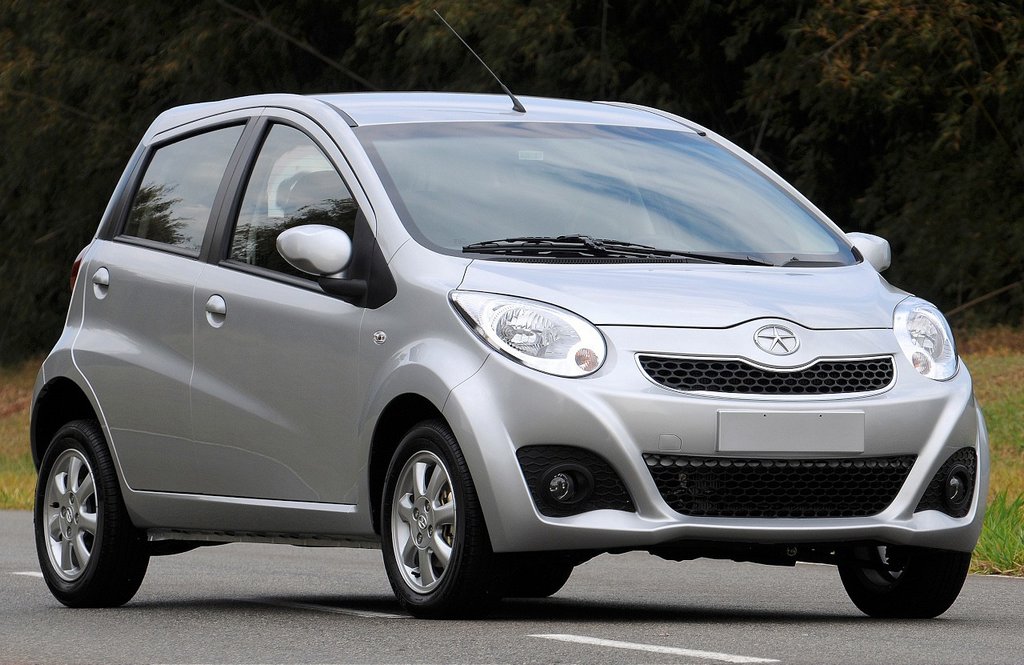 Revisión del hatchback compacto JAC J2