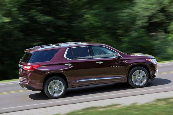 El examen de cruce Chevrolet Traverse Foto 5