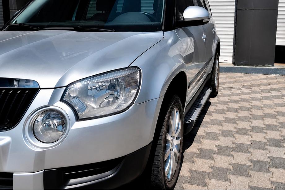 Skoda Yeti 2009-2017 Estribos Laterales Allmond Grey (2 uds., Aluminio) Image