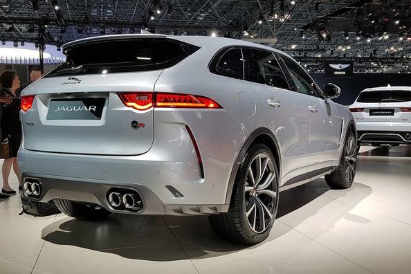 Modificación mejorada del crossover premium Jaguar F-Pace SVR Foto 8