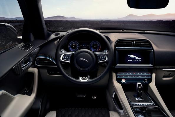 Modificación mejorada del crossover premium Jaguar F-Pace SVR Foto 7