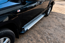 Volkswagen Amarok 2010-2022 Estribos Laterales Allmond Grey (2 uds., Aluminio) foto 1