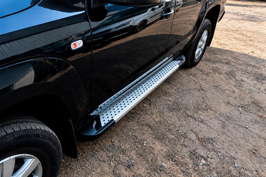 Volkswagen Amarok 2010-2022 Estribos Laterales Allmond Grey (2 uds., Aluminio) Image
