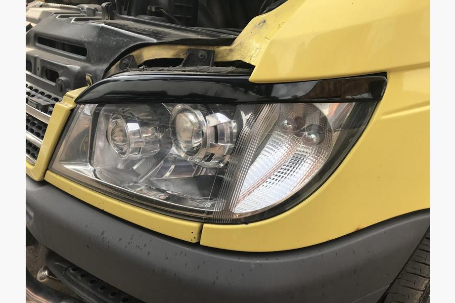 Mercedes Sprinter W901/902/903/904/905 1995–2006 Pestañas para faros (negro, ABS, 2000-2006) Foto 3