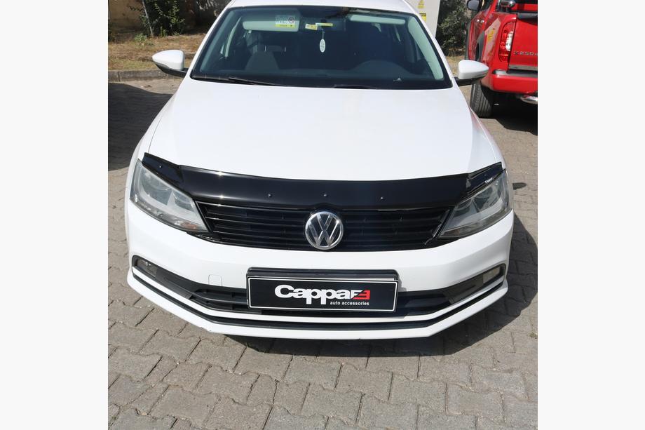 Volkswagen Jetta 2011-2018 Deflector de capó (EuroCap) Foto 3
