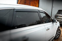 Audi Q7 2015–2026 Deflectores de ventana con moldura cromada (4 uds, HIC) foto 3