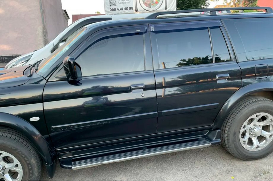 Mitsubishi Pajero Sport 1996-2007 Deflectores de Ventana (4 uds, HIC) Foto 1