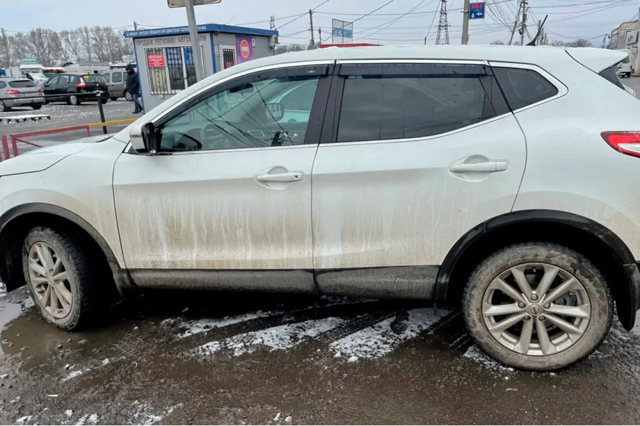 Nissan Qashqai 2014-2021 Deflectores de ventana con moldura cromada (4 uds, HIC) Foto 6