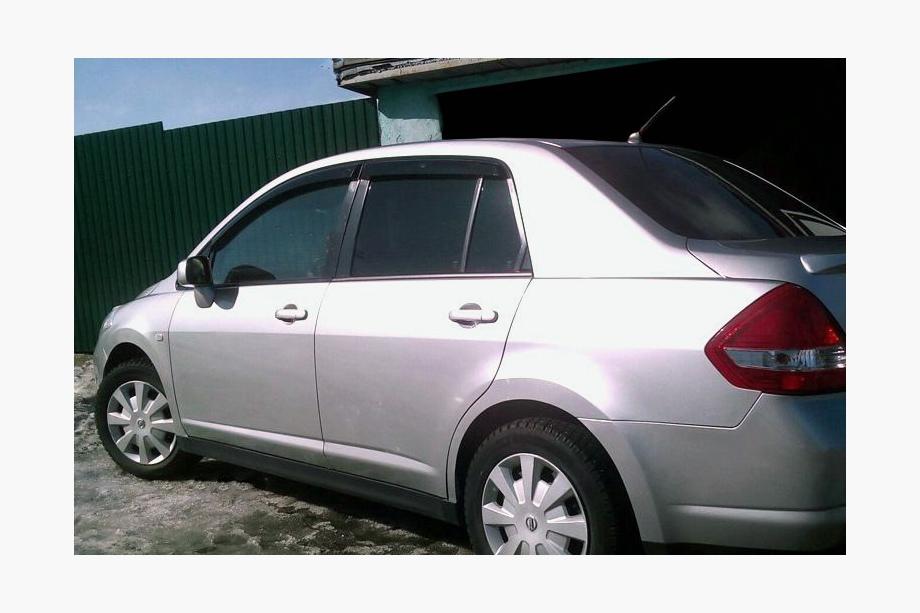Nissan Tiida 2004-2011 Deflectores de Ventana SD (4 uds, HIC) Image