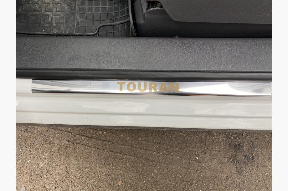 Volkswagen Touran 2010-2015 Protector de umbral Carmos (4 uds, acero inoxidable) Foto 4