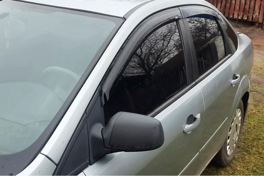 Ford Focus II 2008-2011 Deflectores de Ventana SD/HB (4 uds, HIC) Image